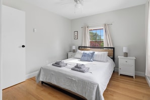 3 bedrooms, desk, iron/ironing board, free WiFi
