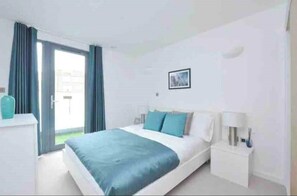4 bedrooms, iron/ironing board, travel cot, free WiFi