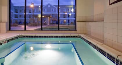 Spacious Accessible Studio w/ Walk-In Shower