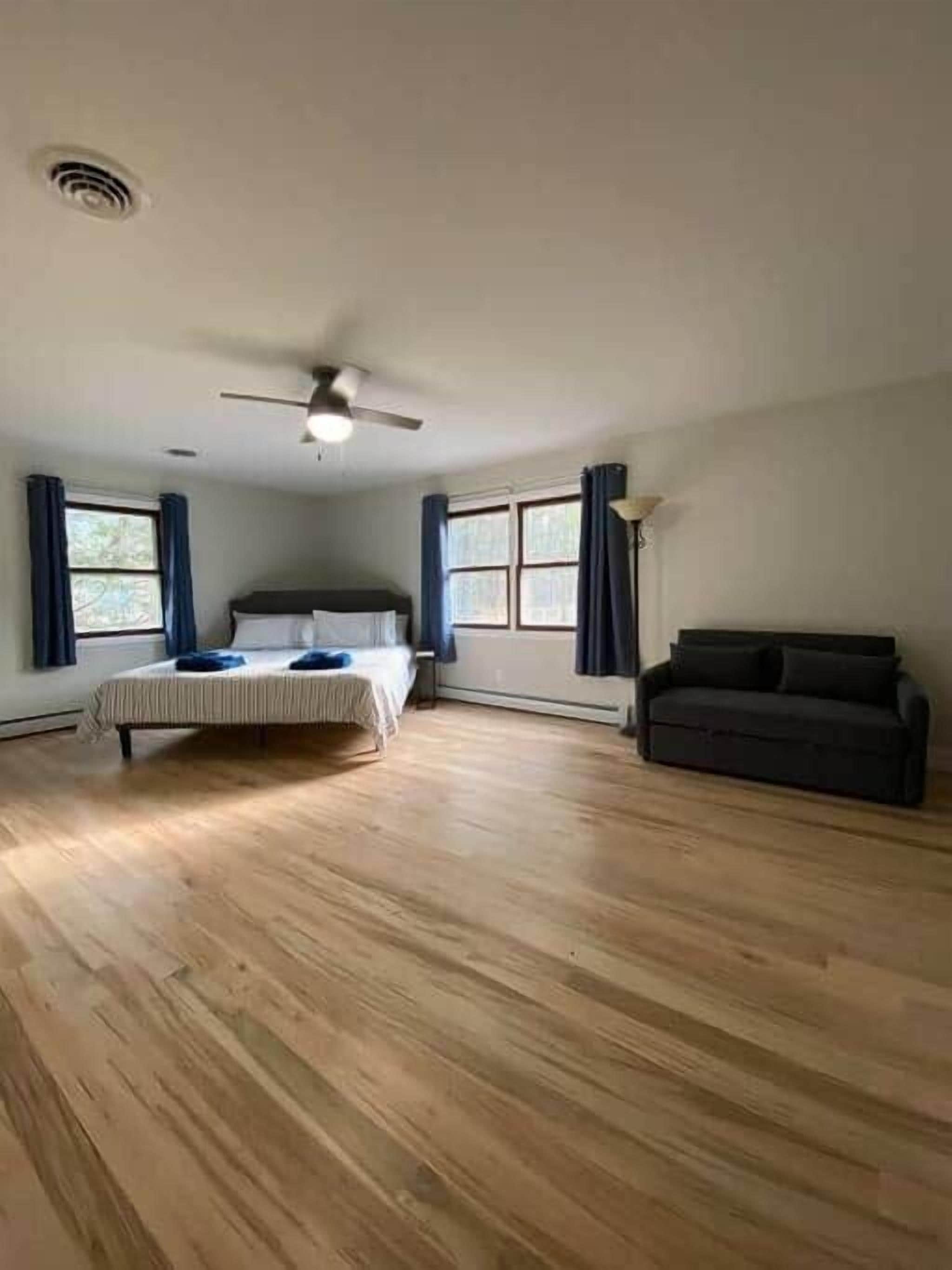 3 chambres, bureau, fer et planche à repasser, Wi-Fi gratuit