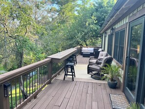 Property grounds - Stream....Firepit....Downtown Blowing Rock. Newly renovated. Cozy!!! (Blowing Rock)