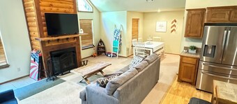 Whitley and Cooper’s Sweet Retreat, Tenkiller Lake