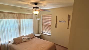 3 bedrooms, WiFi, bed sheets