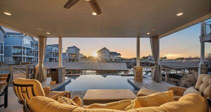 Reel Oasis, family-friendly, pet friendly, pool, boat slip, golf and on lake LBJ