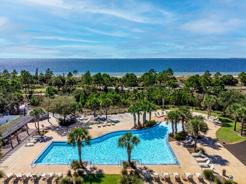 🏝️ 1min walk 2 Pool  ☀️ 5min walk 2 BEACH ☀️ LG PATIO ☀️ 6 seater GOLFCART included