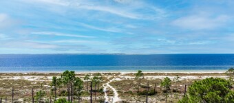 5 houses from Pool & Boardwalk to BEACH .LG PATIO and FIRE PIT GOLFCART Included