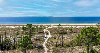 5 houses from Pool & Boardwalk to BEACH .LG PATIO and FIRE PIT GOLFCART Included