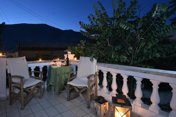 Tradisjonelt loftsrom, 2 enkeltsenger | Terrasse/patio