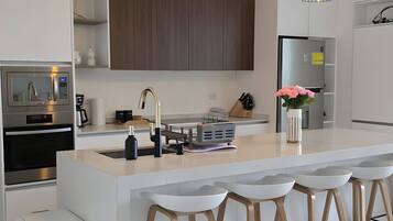 Fridge, microwave, oven, stovetop