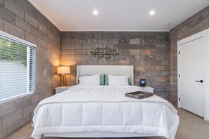 2 Schlafzimmer, Schreibtisch, Bügeleisen/Bügelbrett, kostenloses WLAN
