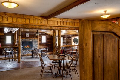 Snake River Roadhouse #4 Big Brown