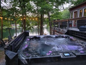 Terrace/patio - Lady of the Lake-Poconos Premier Lakefront Retreat (East Stroudsburg)