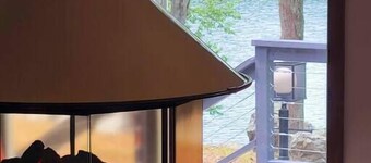 Lady of the Lake-Poconos Premier Lakefront Retreat