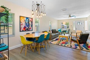 Smart TV, biblioteca musicale, impianto stereo