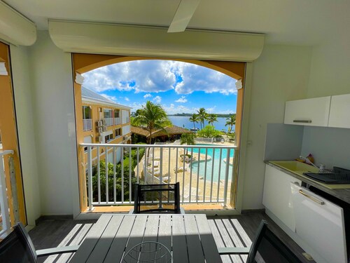 Superb, bright studio overlooking pool and lagoon