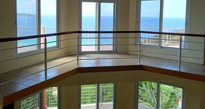 Holidaze Villas - Spacious AC Villa With Breathtaking Ocean View - Wifi & Pool