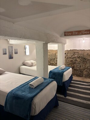 Basic Double Room | Free WiFi, bed sheets