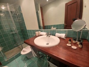 Shower, hair dryer, towels - Del Parque Flats Paradise Beach (Estepona)