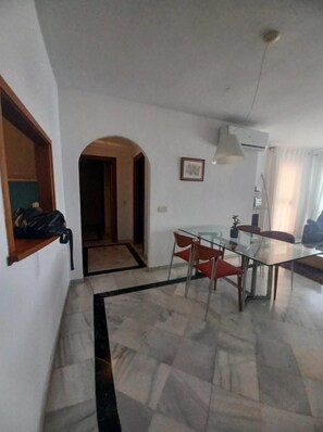 Dining - Del Parque Flats Paradise Beach (Estepona)