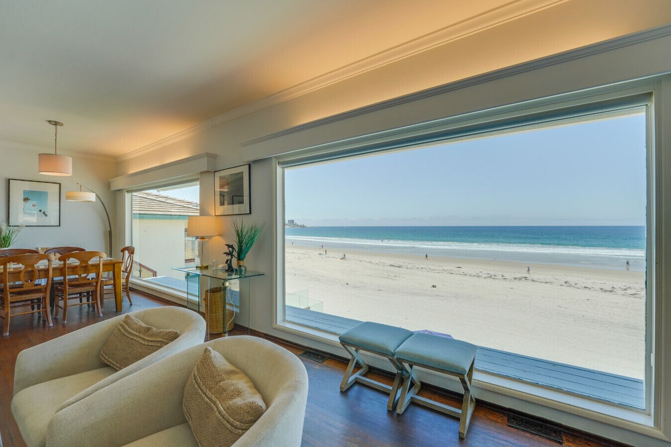 Smart TV, fireplace, stereo
