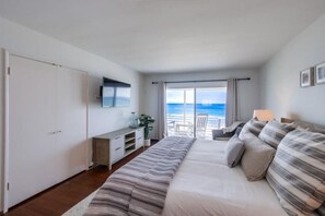5 Schlafzimmer, Schreibtisch, BĂŒgeleisen/BĂŒgelbrett, Reisekinderbett