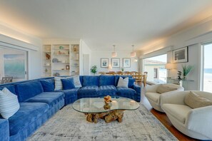 Smart TV, fireplace, stereo - Blue Sea Villa, Centered in La Jolla Shores! (San Diego)