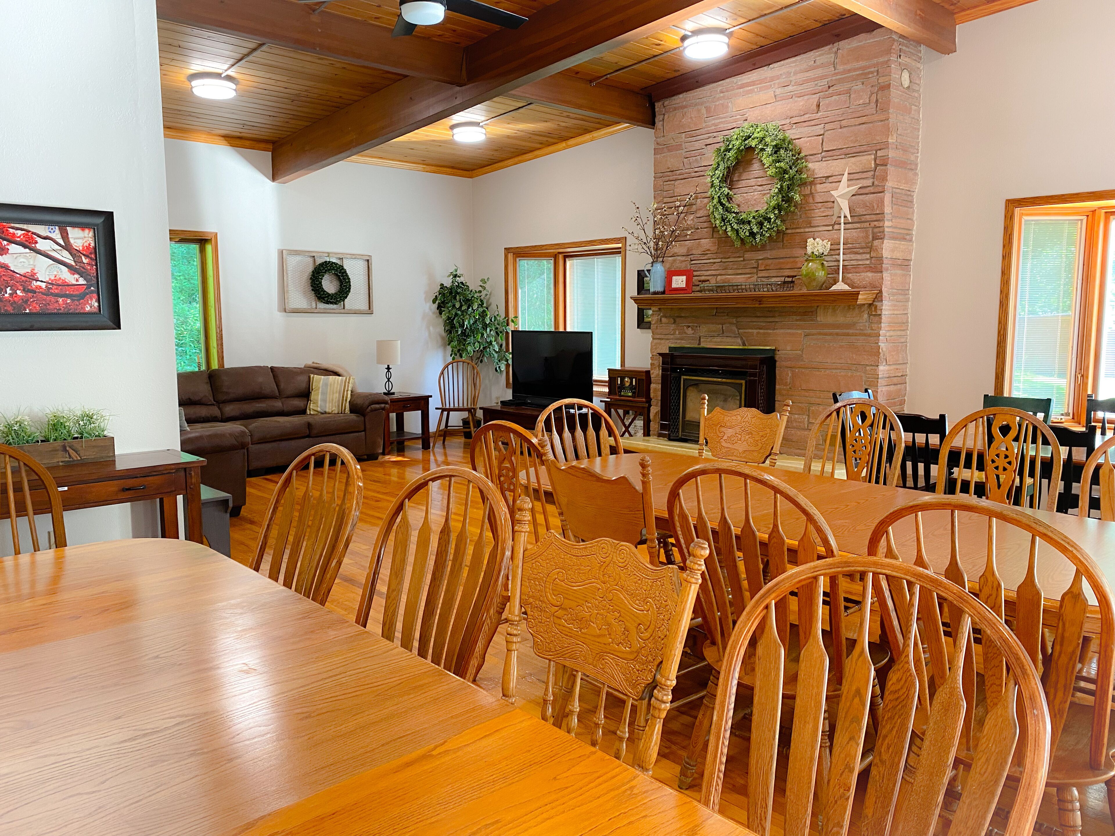 Nauvoo River Lodge--Family Reunion/Youth-Group/Young Women Camp/Young Men Camp
