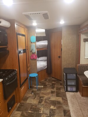 1 bedroom, bed sheets - 2017 Starcraft rv for rent (COWETA)