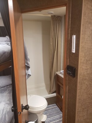 1 bedroom, bed sheets - 2017 Starcraft rv for rent (COWETA)