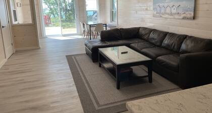 Modern Cottage on the Water - Newly Renovated!