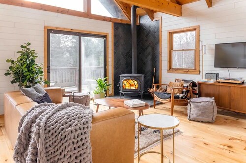 Cozy Catskills Chalet