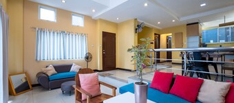 Herradura Dos- Wifi, Pool, Jacuzzi, free parking beside Robinson Magnolia Mall