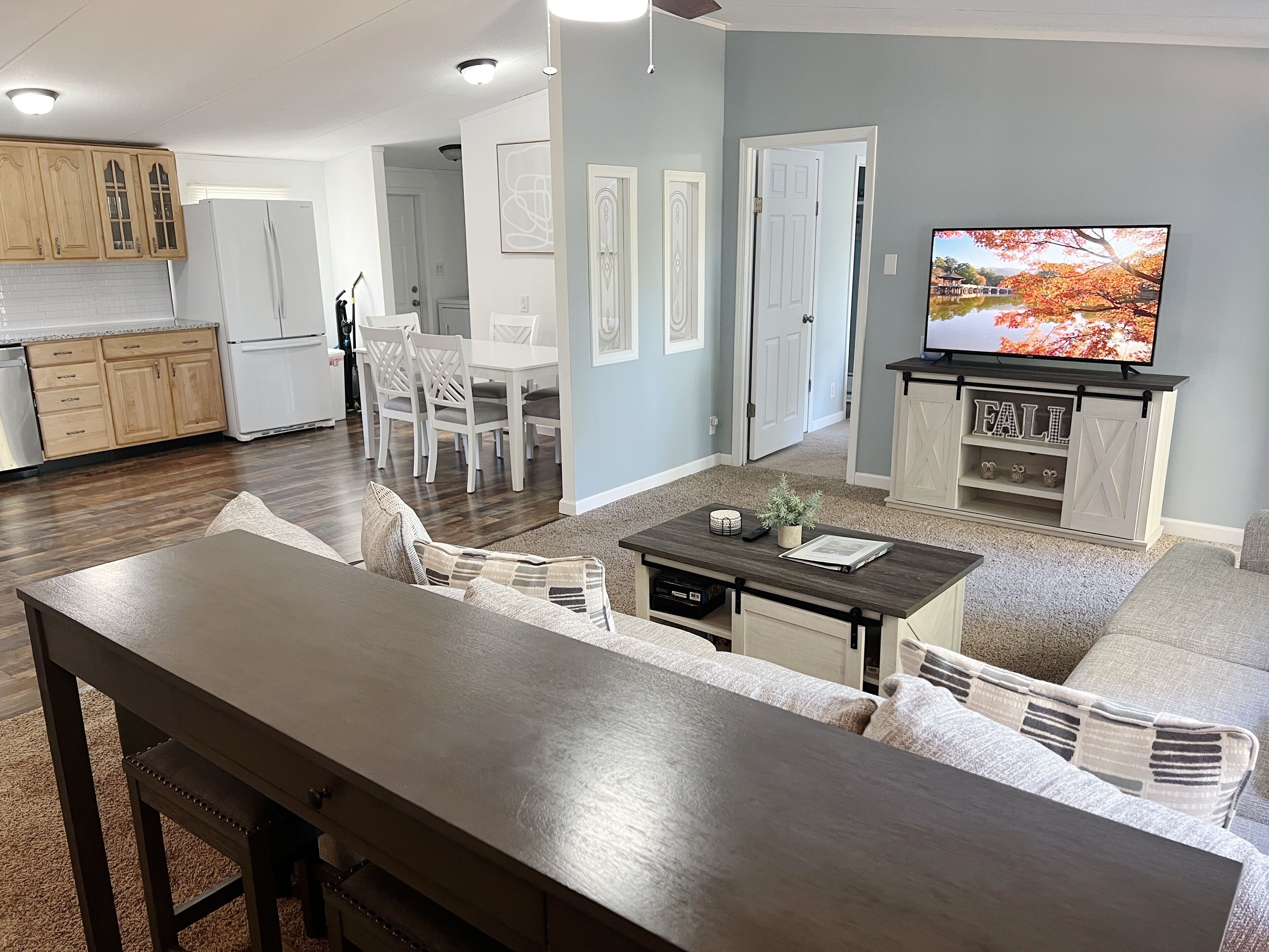 Adorable 3 bed+ 2 bath home @ High Rock Lake