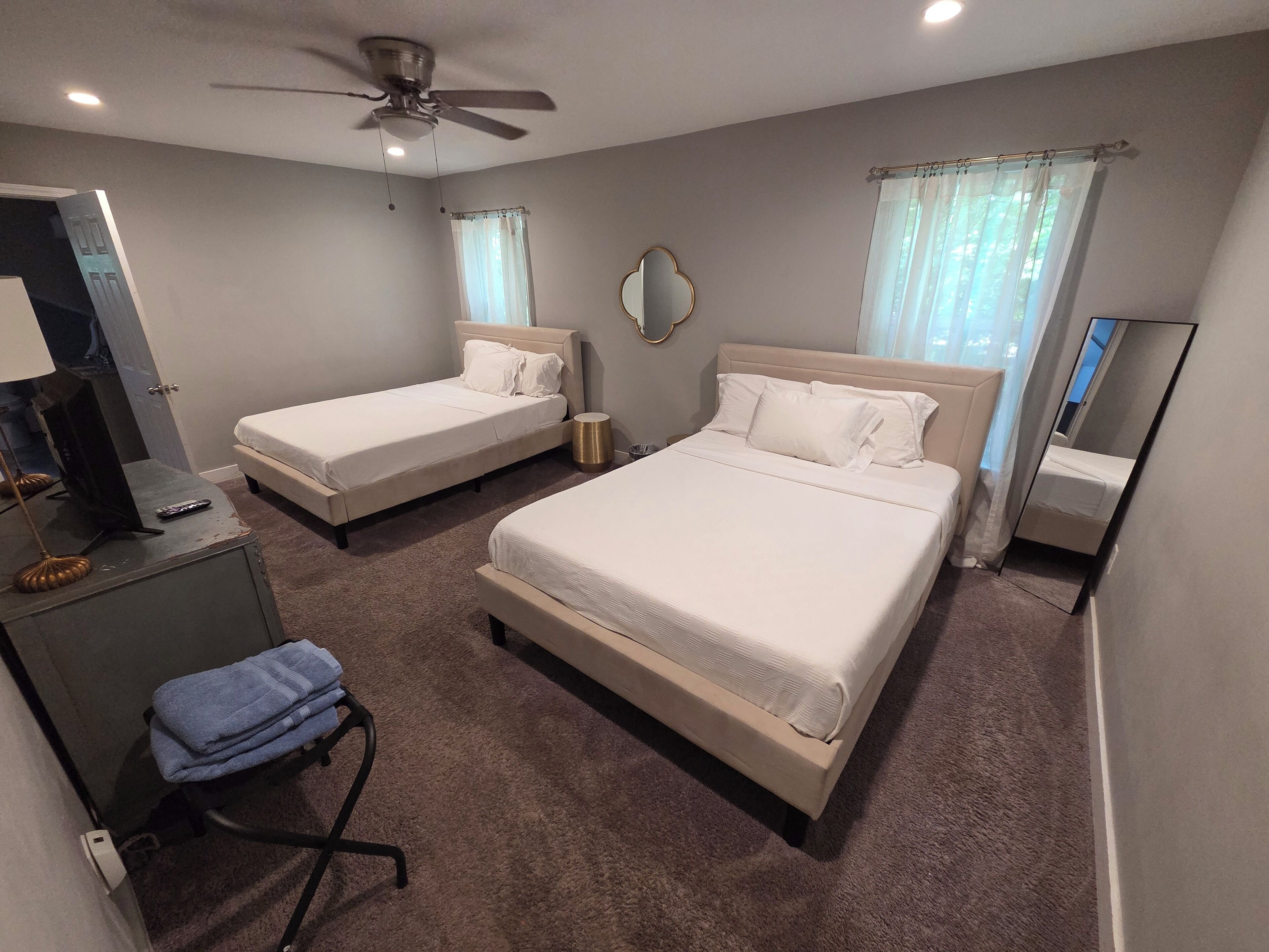 5 chambres, bureau, fer et planche à repasser, Wi-Fi gratuit