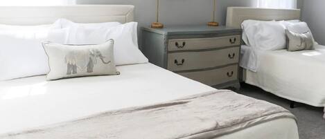 5 bedrooms, desk, iron/ironing board, free WiFi