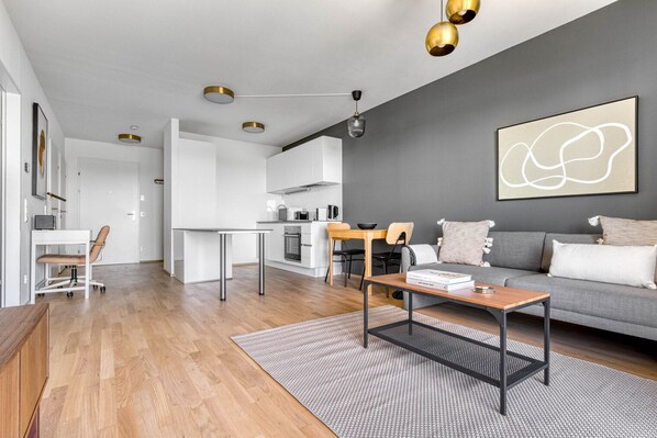 Fernseher, Stereoanlage