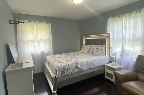Room | Iron/ironing board