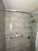 Luxury Single Room | Bathroom