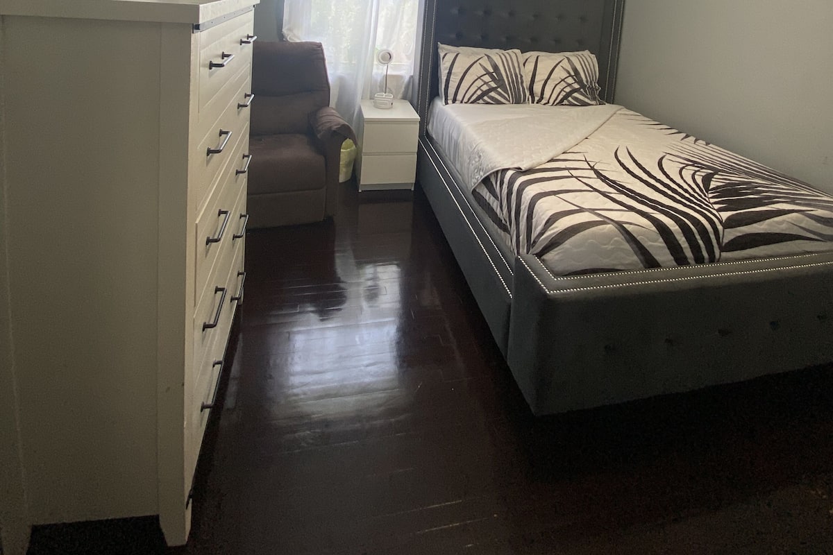 Iron/ironing board