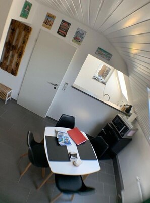 Unclassified image, 5 of 9, button