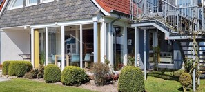 Unclassified image, 2 of 26, button