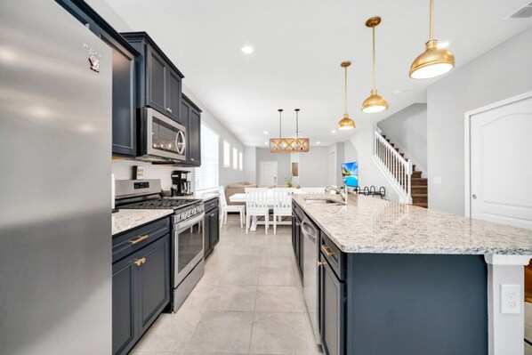 Fridge, microwave, oven, stovetop - Luxury Villa on Solterra Resort, Orlando Villa 5652 (Orlando)