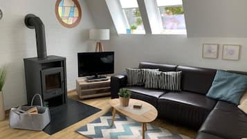 Fernseher, Kamin, DVD-Player, Stereoanlage