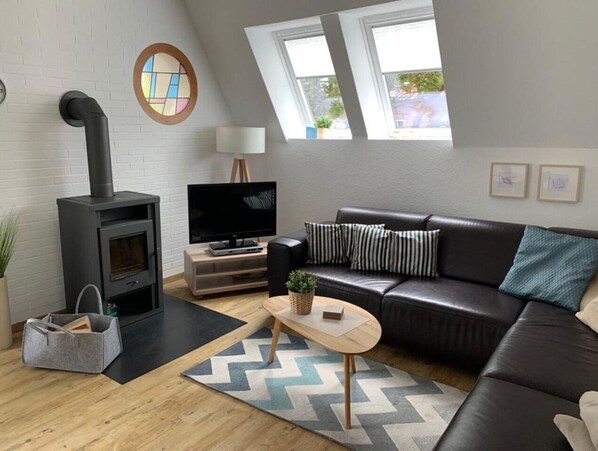 TV, fireplace, DVD player, stereo