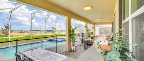 Een verwarmd zwembad