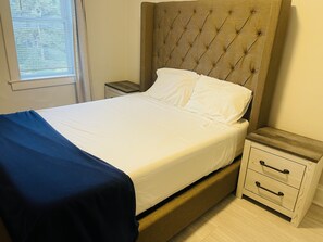 2 bedrooms, desk, free WiFi, bed sheets - Modern 3 Bedroom Farmhouse (Saint Paul)