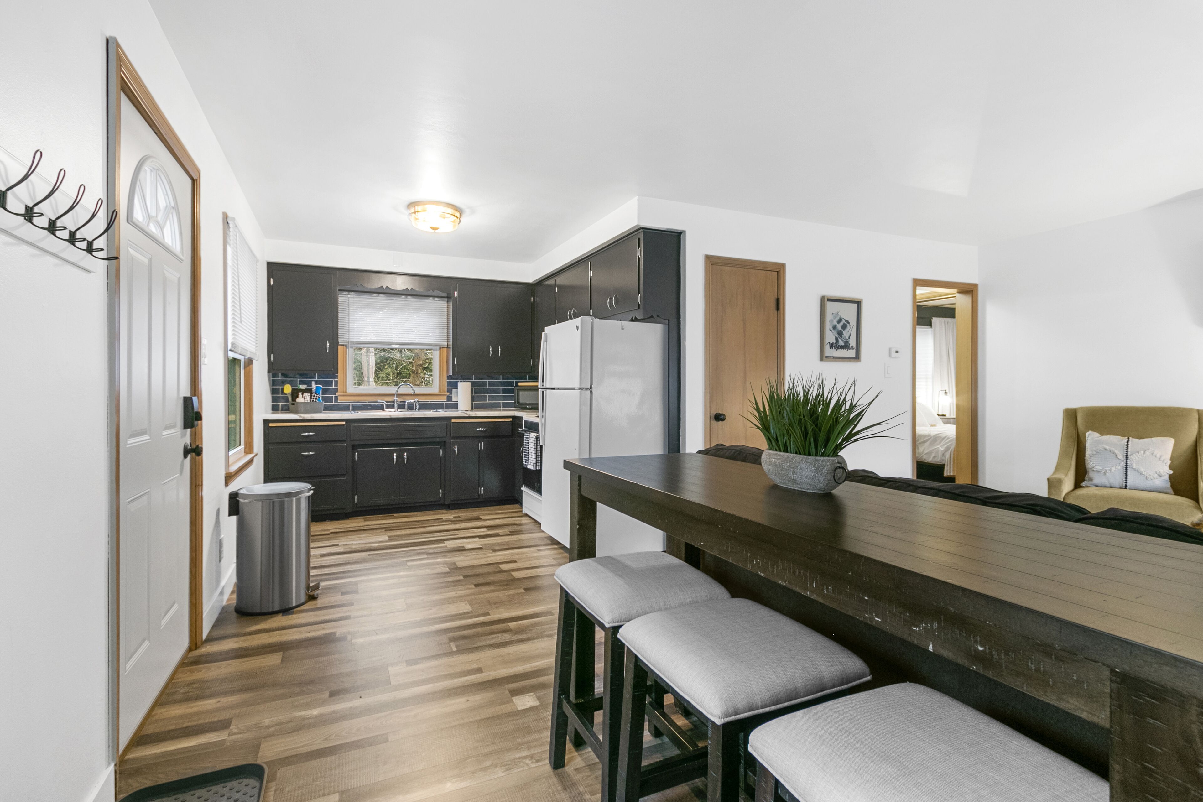 Traveling Professionals: Cozy and Quiet 1 bedroom newly renovated 