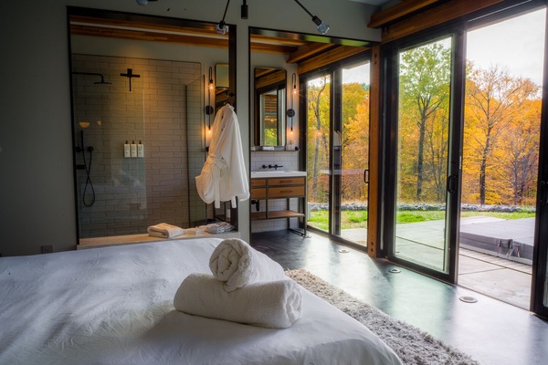 2 habitaciones, escritorio, cuna de viaje y wifi