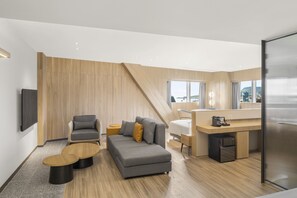 Exclusive-studiosviitti | Minibaari, tallelokero huoneessa