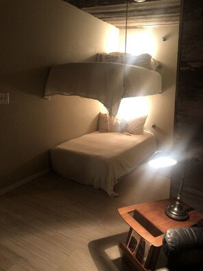 3 bedrooms, bed sheets